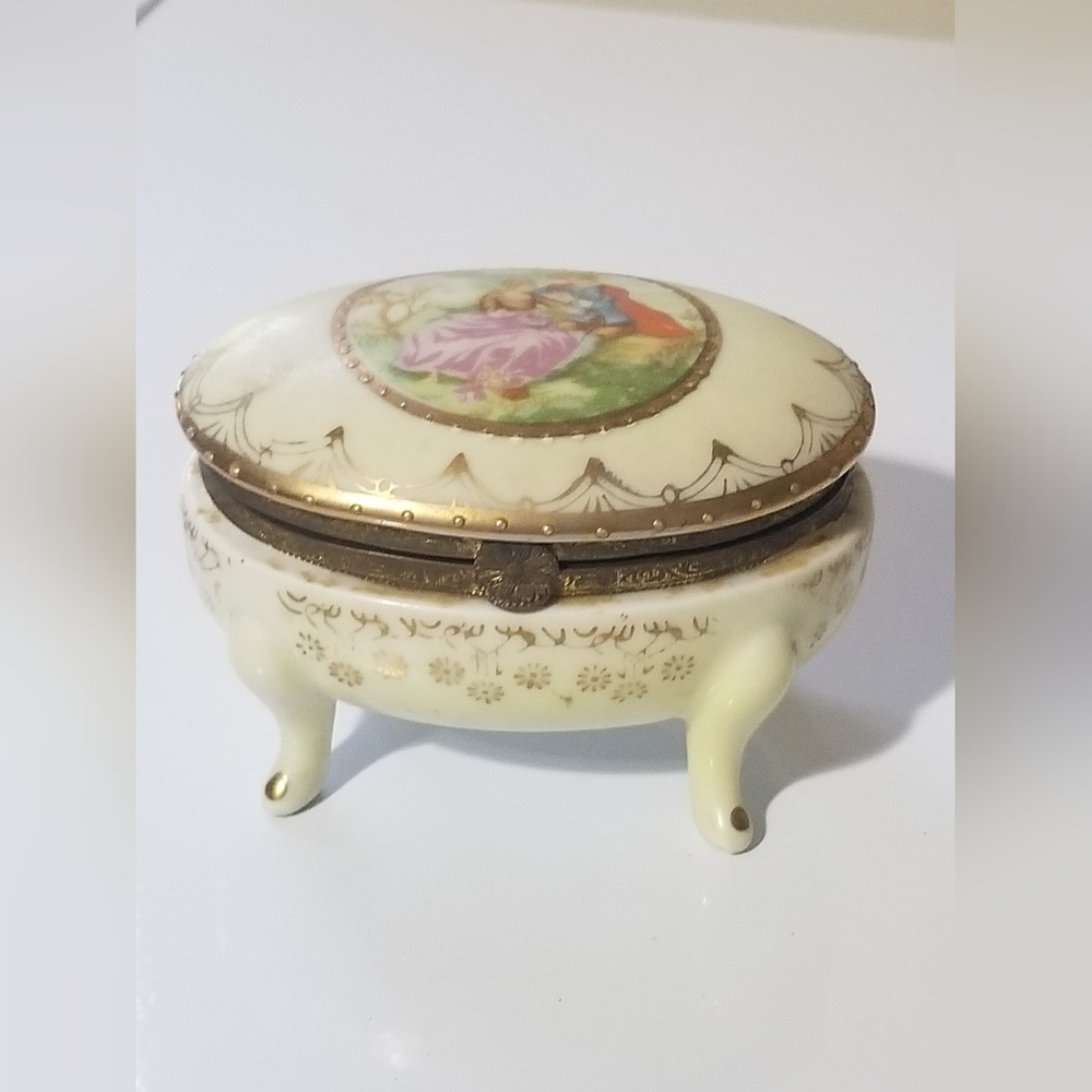 Vintage 1950s Made In Japan Porcelain Hinged Trinket Box